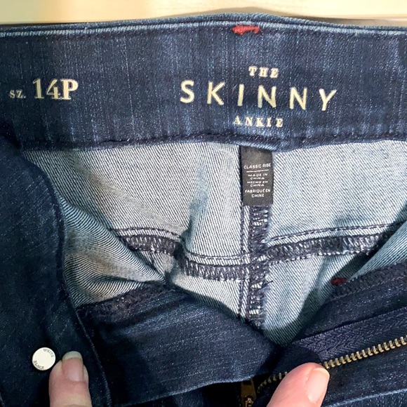 WHBM cropped skinny jeans with buttons along bottom legs - Picture 7 of 8